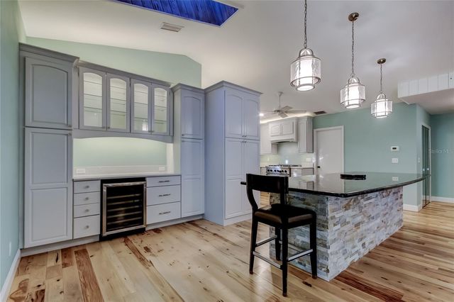 9466 127TH AVENUE, Largo, FL 33773