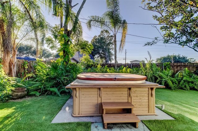 9466 127TH AVENUE, Largo, FL 33773