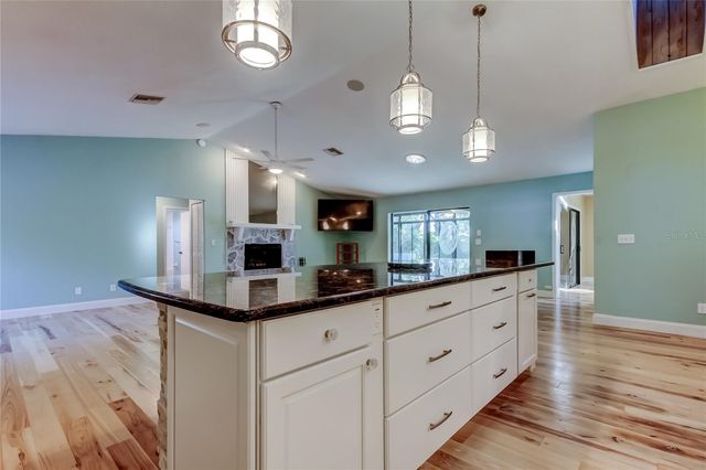 9466 127TH AVENUE, Largo, FL 33773