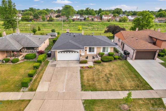 13612 Canterbury Drive, Sterling Heights, MI 48312