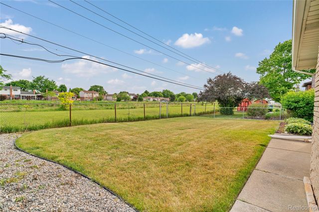 13612 Canterbury Drive, Sterling Heights, MI 48312