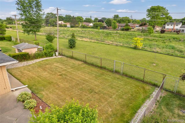 13612 Canterbury Drive, Sterling Heights, MI 48312