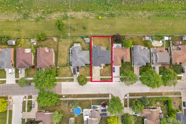 13612 Canterbury Drive, Sterling Heights, MI 48312