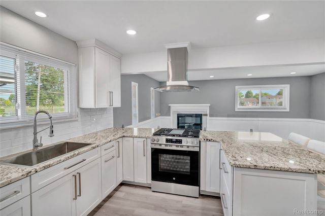 13612 Canterbury Drive, Sterling Heights, MI 48312