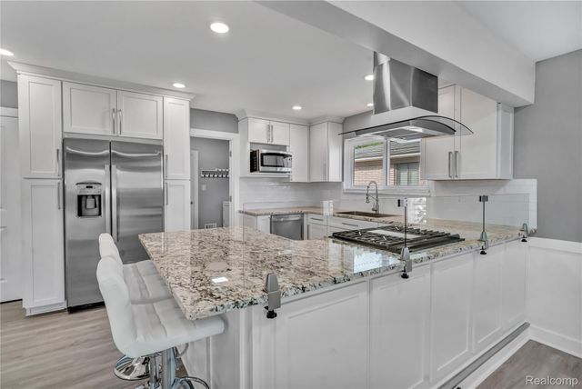 13612 Canterbury Drive, Sterling Heights, MI 48312
