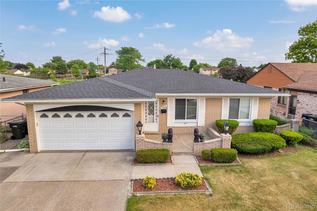 13612 Canterbury Drive, Sterling Heights, MI 48312