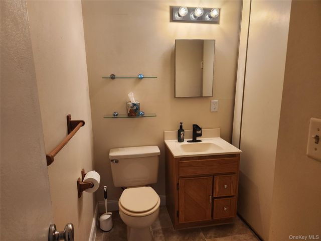 334 Artist Lake Drive, Middle Island, NY 11953