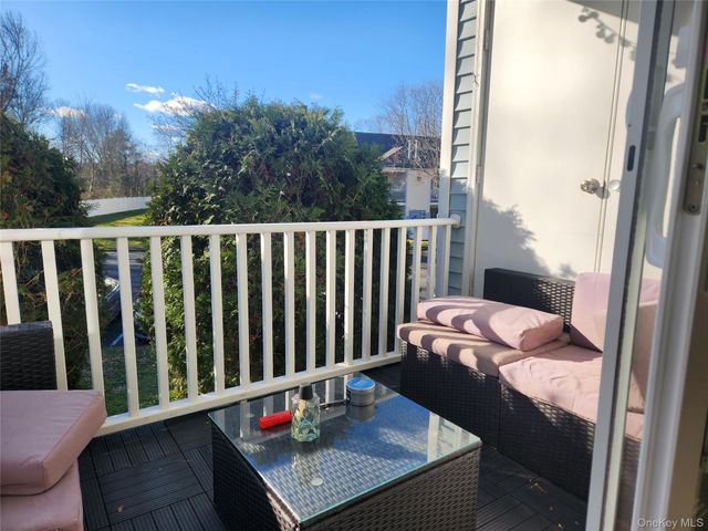 334 Artist Lake Drive, Middle Island, NY 11953