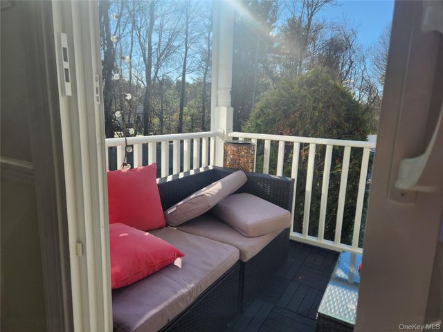 334 Artist Lake Drive, Middle Island, NY 11953