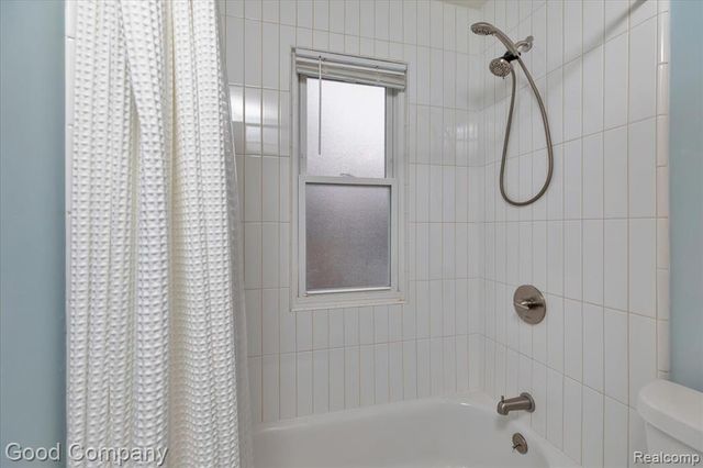 271 E Woodland Street, Ferndale, MI 48220