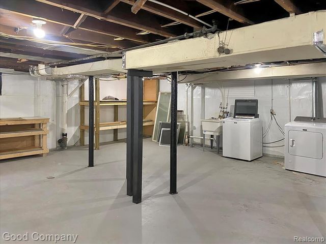 271 E Woodland Street, Ferndale, MI 48220