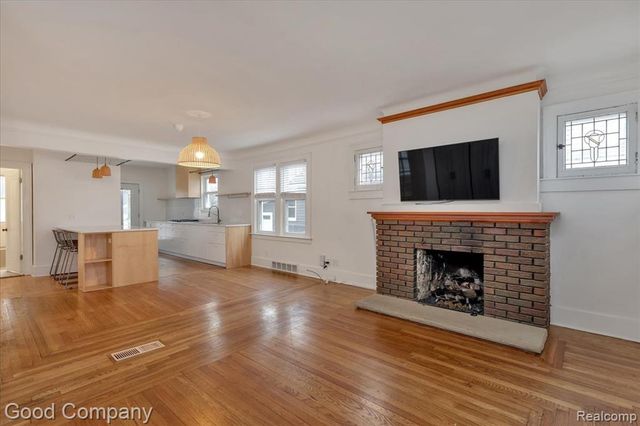 271 E Woodland Street, Ferndale, MI 48220