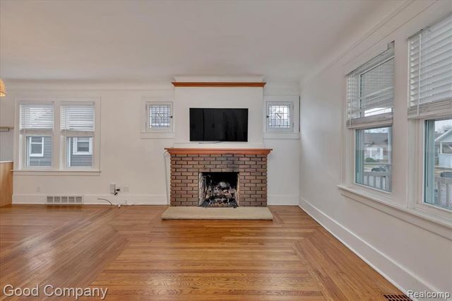 271 E Woodland Street, Ferndale, MI 48220
