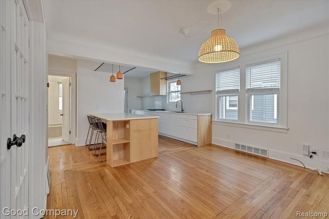 271 E Woodland Street, Ferndale, MI 48220