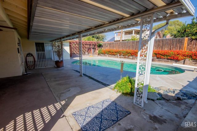 4512 Skye Drive, Bakersfield, CA 93308