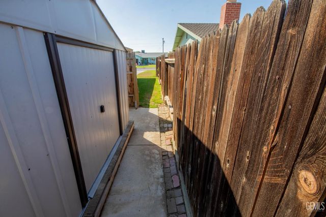 4512 Skye Drive, Bakersfield, CA 93308