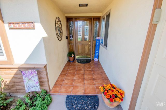 4512 Skye Drive, Bakersfield, CA 93308