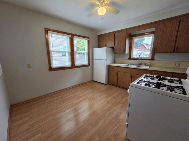 3265 S Burrell STREET, Milwaukee, WI 53207