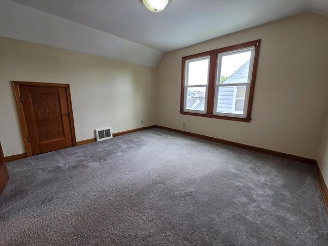3265 S Burrell STREET, Milwaukee, WI 53207
