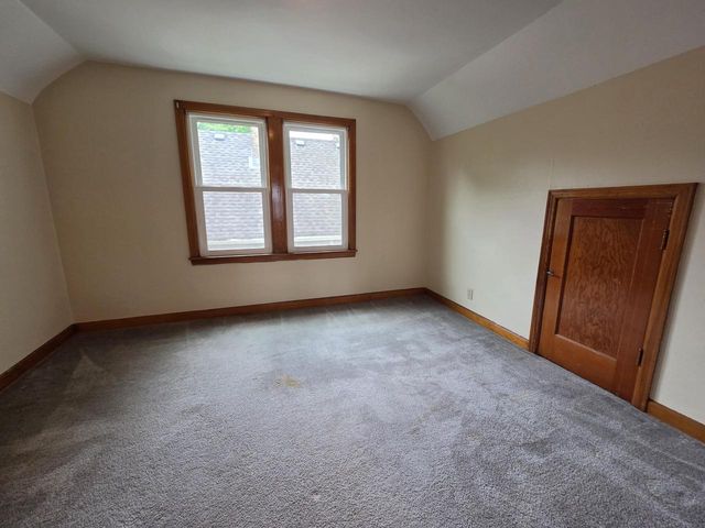 3265 S Burrell STREET, Milwaukee, WI 53207