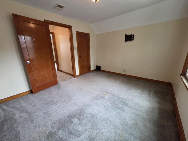 3265 S Burrell STREET, Milwaukee, WI 53207