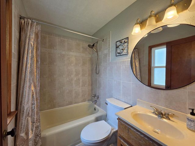 3265 S Burrell STREET, Milwaukee, WI 53207