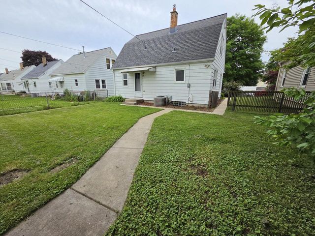 3265 S Burrell STREET, Milwaukee, WI 53207