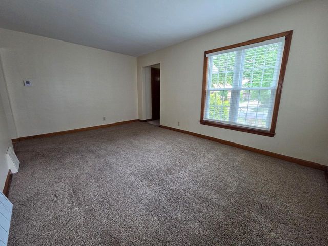 3265 S Burrell STREET, Milwaukee, WI 53207