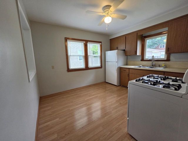 3265 S Burrell STREET, Milwaukee, WI 53207