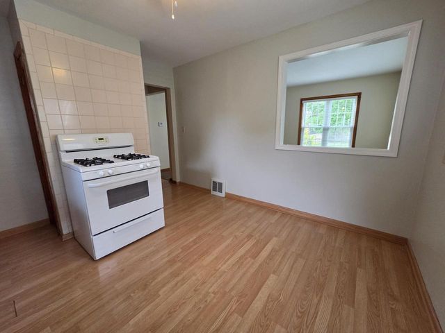 3265 S Burrell STREET, Milwaukee, WI 53207