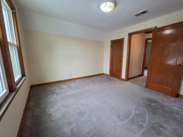 3265 S Burrell STREET, Milwaukee, WI 53207