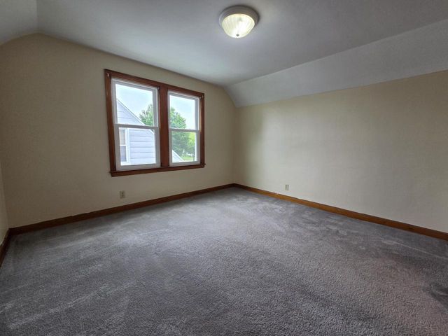 3265 S Burrell STREET, Milwaukee, WI 53207