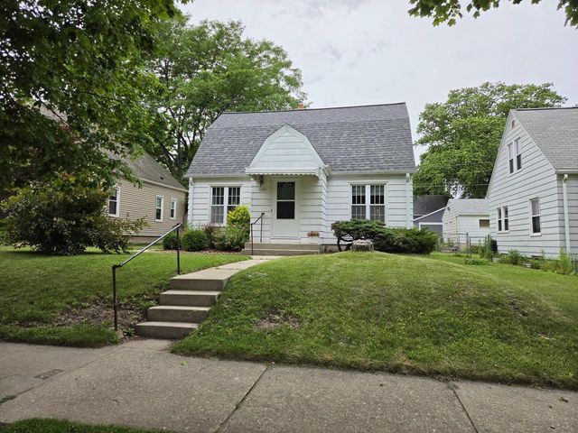 3265 S Burrell STREET, Milwaukee, WI 53207