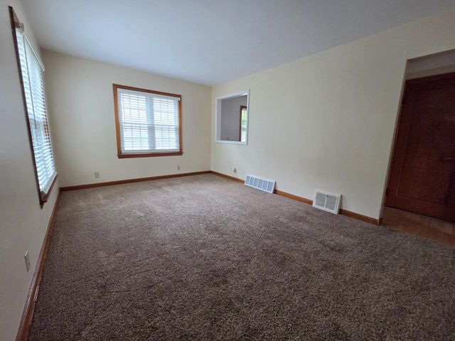 3265 S Burrell STREET, Milwaukee, WI 53207