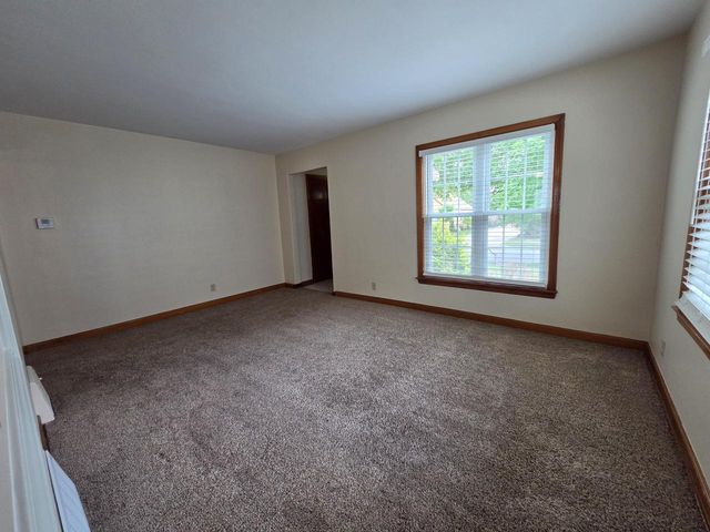 3265 S Burrell STREET, Milwaukee, WI 53207