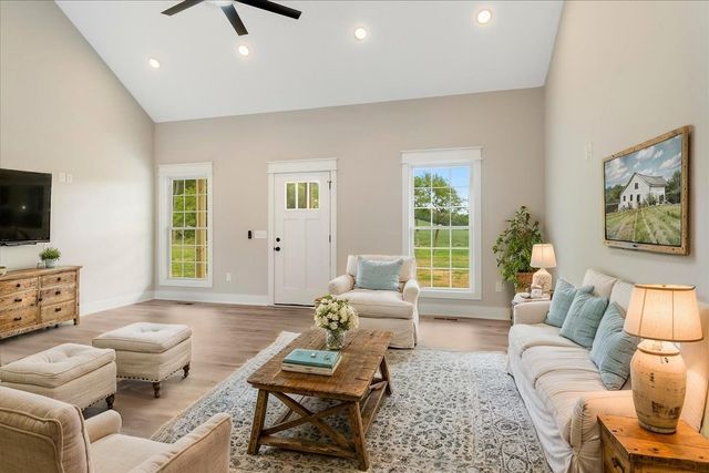 3180 Jett Rd, Pulaski, TN 38478