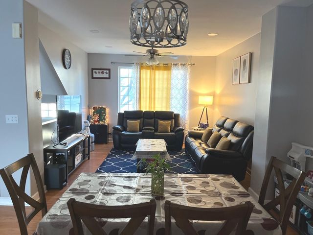 3472 Ravinia Circle 3472, Aurora, IL 60504