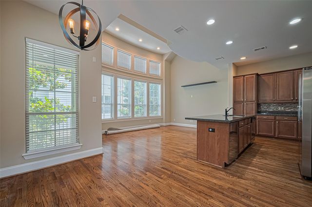 2910 Leeland Street, Houston, TX 77003
