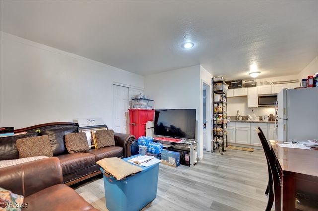 5807 Madre Mesa Drive, Las Vegas, NV 89108