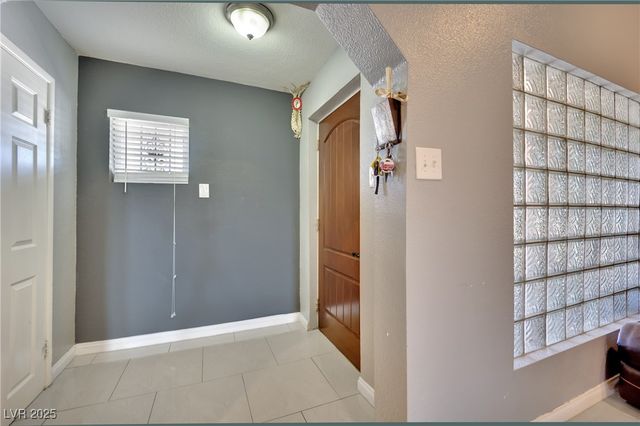 5807 Madre Mesa Drive, Las Vegas, NV 89108