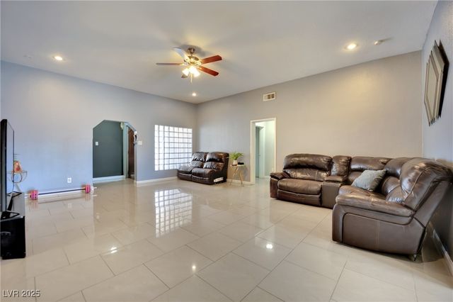 5807 Madre Mesa Drive, Las Vegas, NV 89108