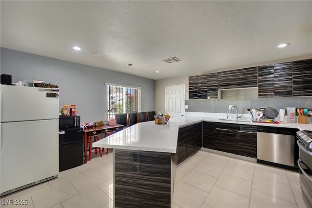 5807 Madre Mesa Drive, Las Vegas, NV 89108