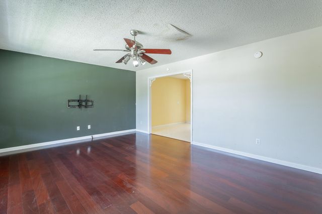 1097 Harvest Knoll Lane, Soddy Daisy, TN 37379