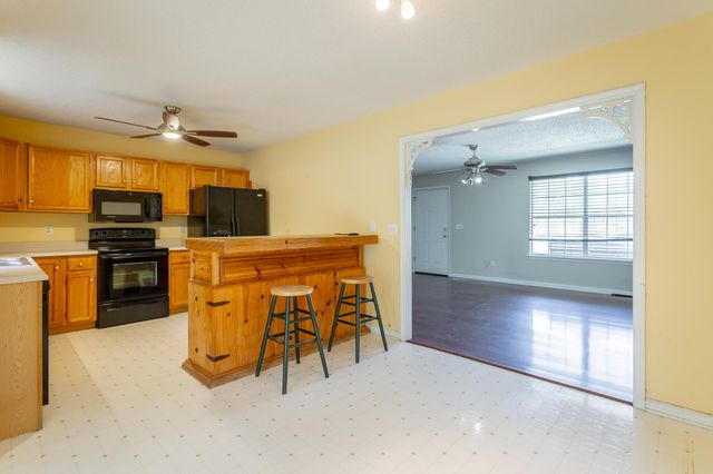 1097 Harvest Knoll Lane, Soddy Daisy, TN 37379