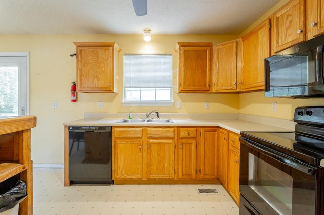 1097 Harvest Knoll Lane, Soddy Daisy, TN 37379