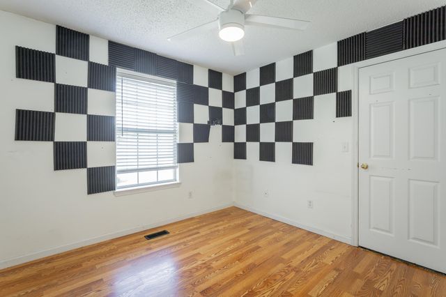 1097 Harvest Knoll Lane, Soddy Daisy, TN 37379