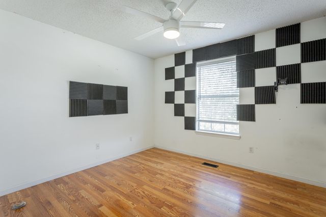 1097 Harvest Knoll Lane, Soddy Daisy, TN 37379