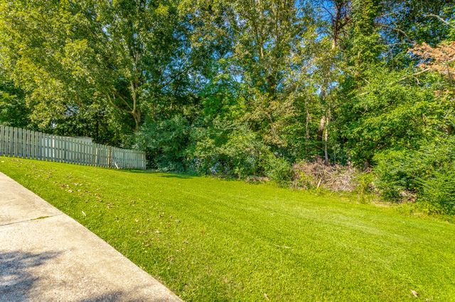 1097 Harvest Knoll Lane, Soddy Daisy, TN 37379