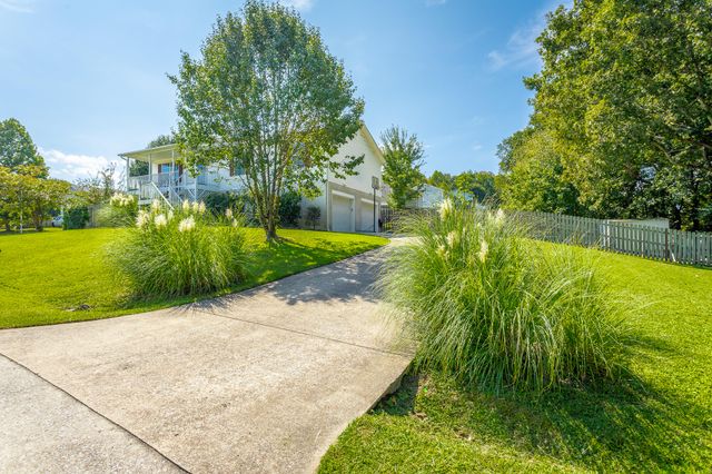 1097 Harvest Knoll Lane, Soddy Daisy, TN 37379