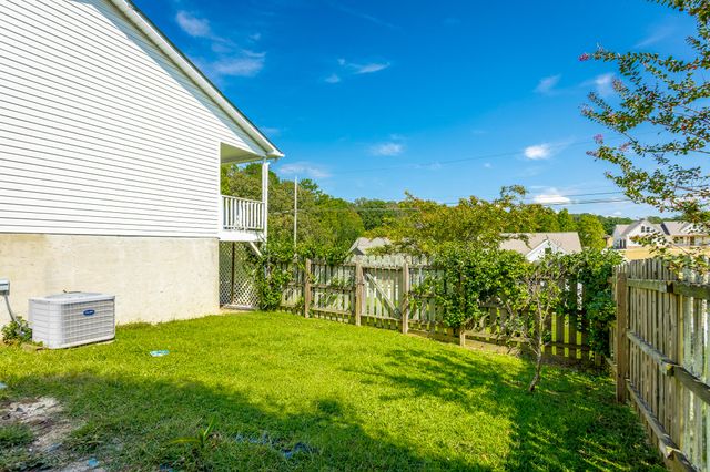 1097 Harvest Knoll Lane, Soddy Daisy, TN 37379